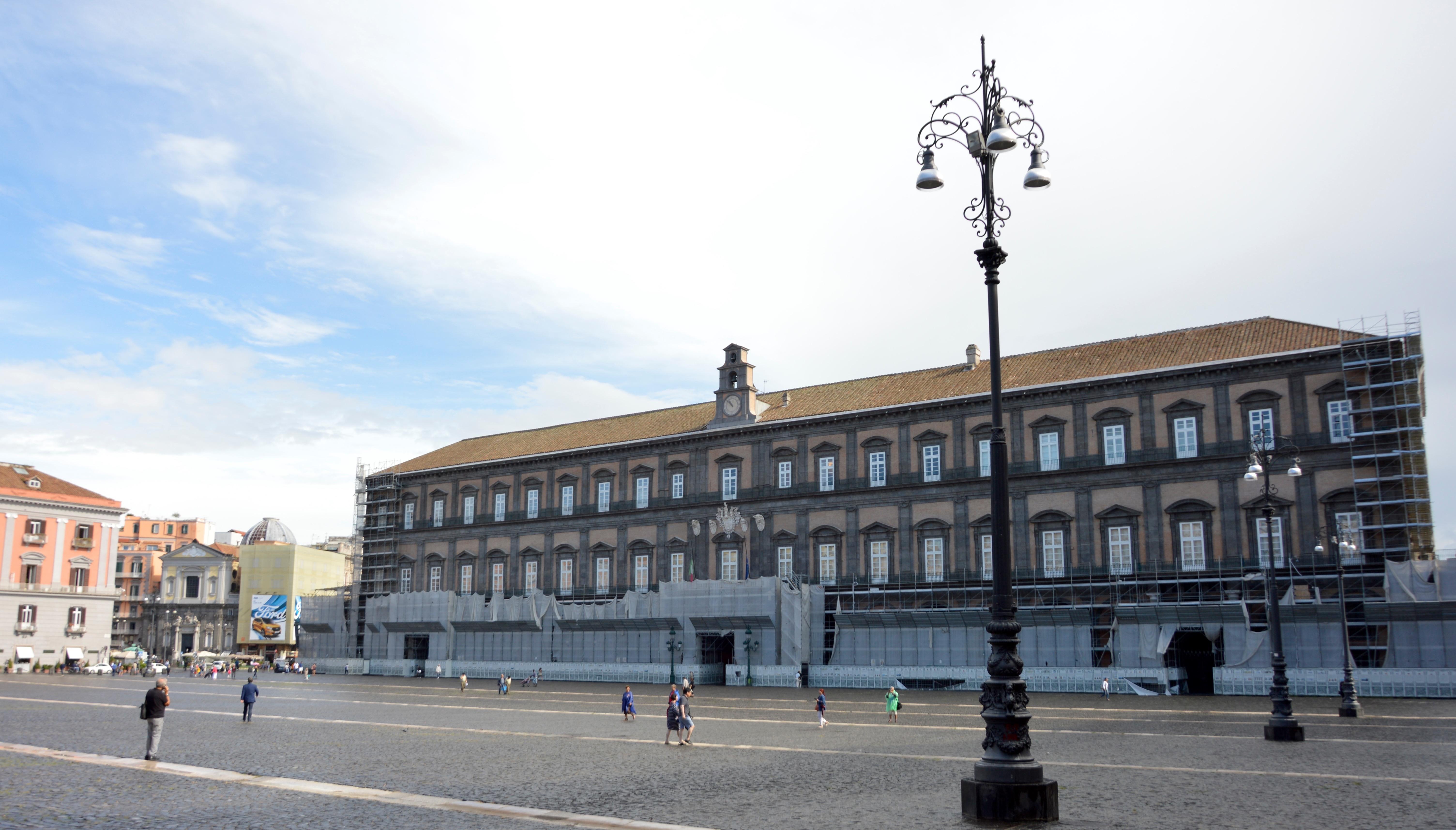 Relais Piazza Del Plebiscito B&B Naples Exterior photo