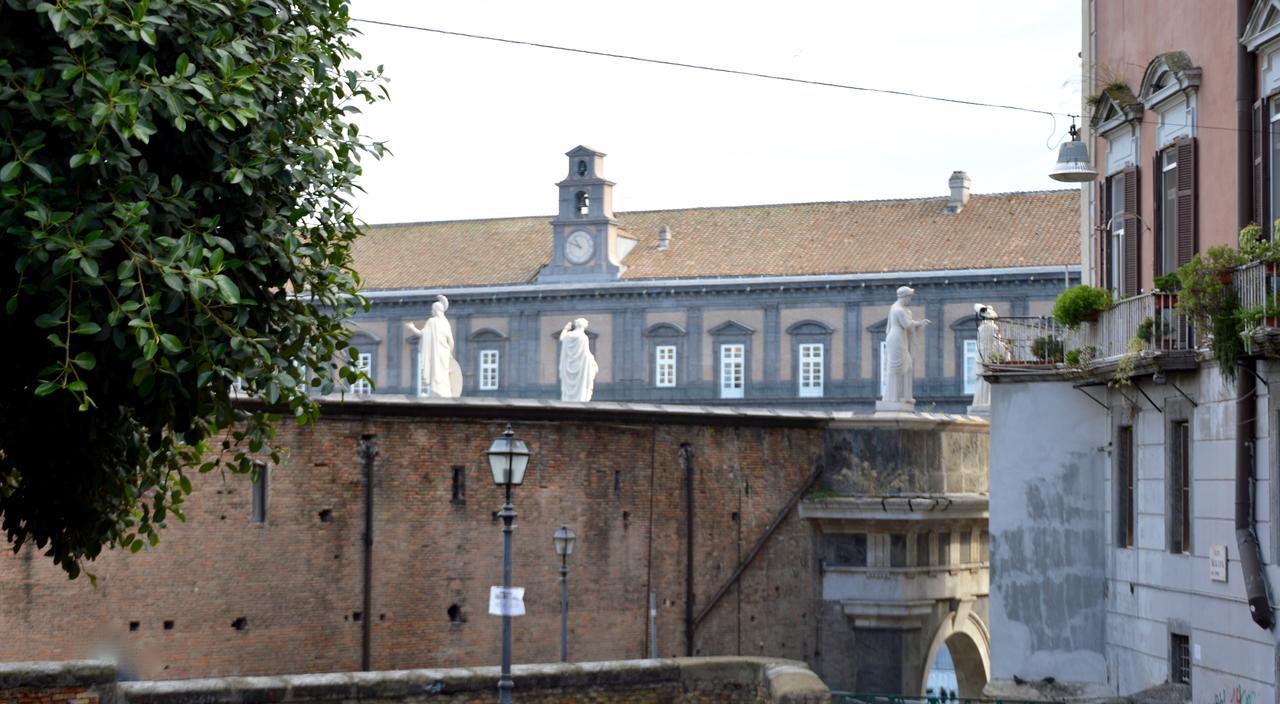 Relais Piazza Del Plebiscito B&B Naples Exterior photo