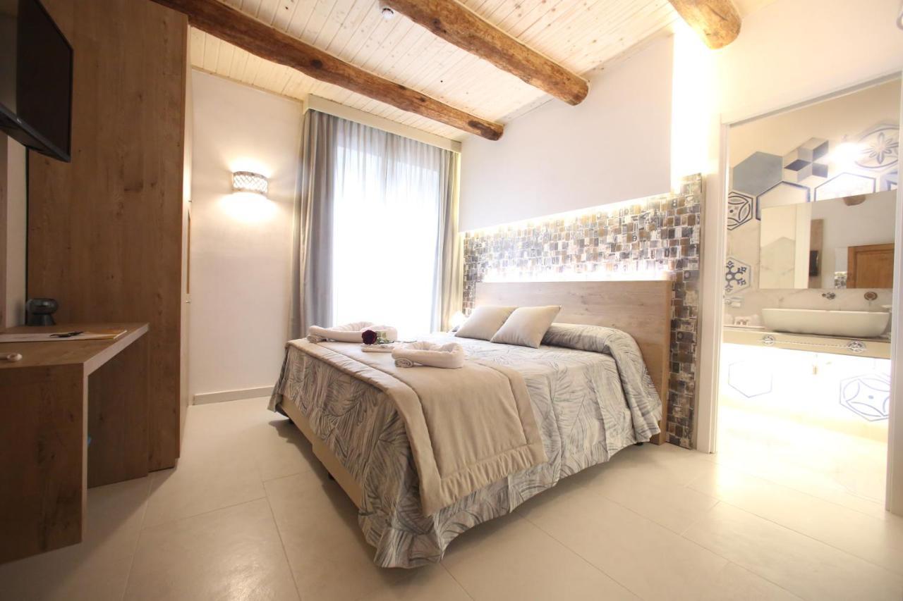 Relais Piazza Del Plebiscito B&B Naples Exterior photo