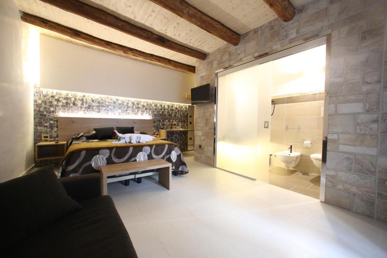 Relais Piazza Del Plebiscito B&B Naples Exterior photo