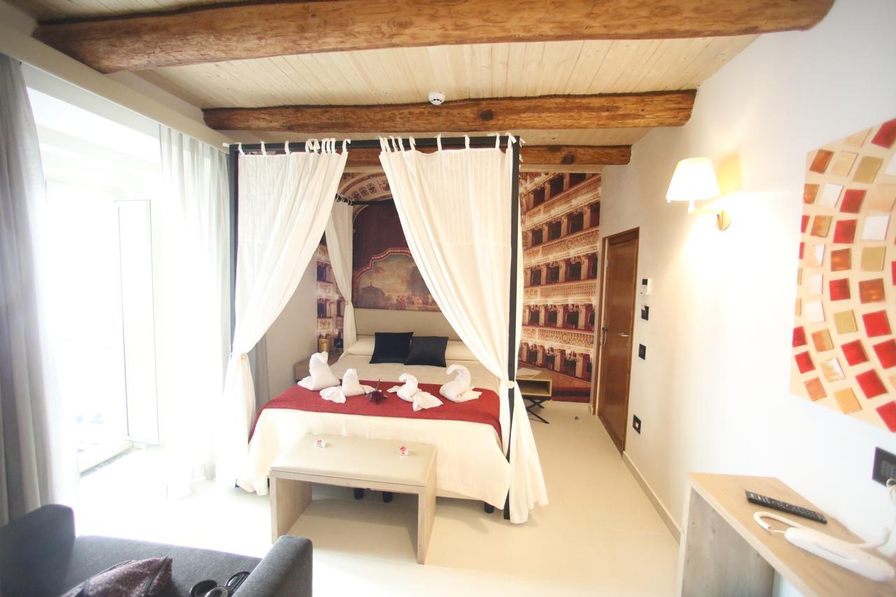 Relais Piazza Del Plebiscito B&B Naples Exterior photo