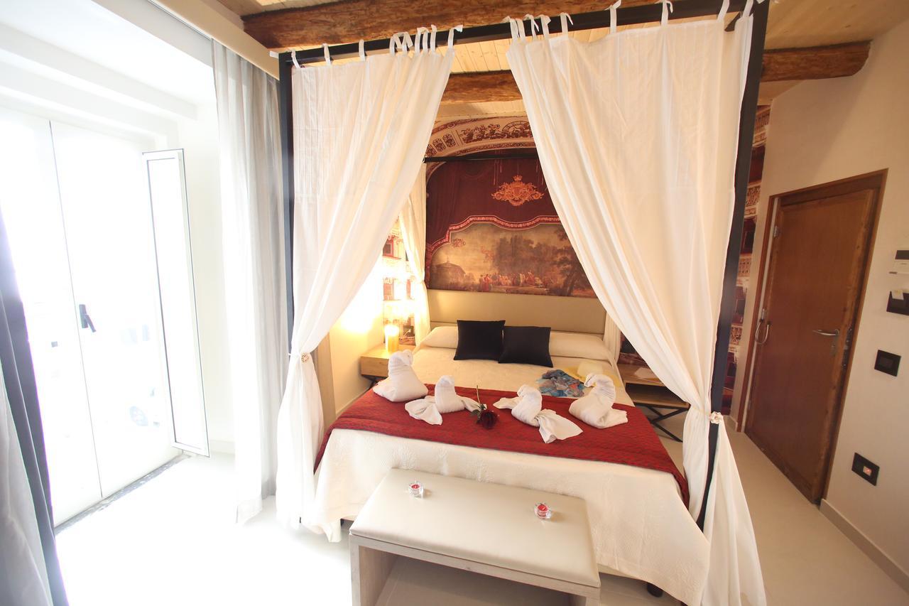 Relais Piazza Del Plebiscito B&B Naples Exterior photo